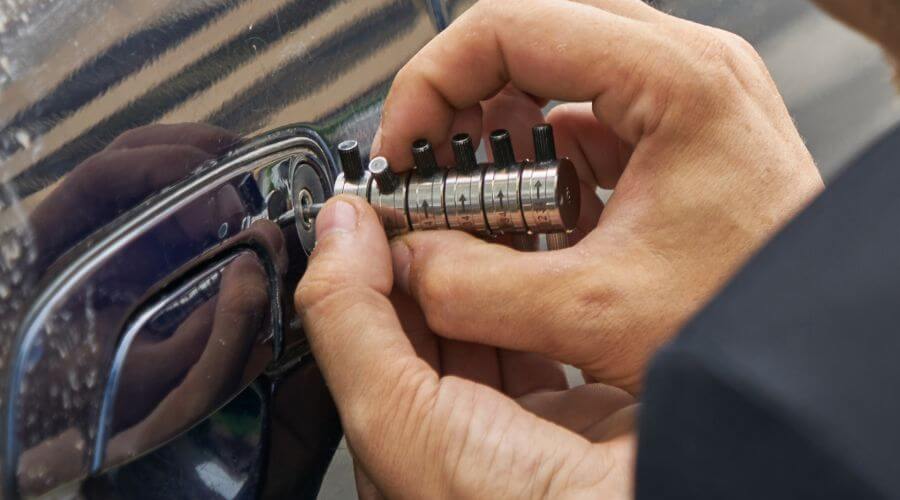 Professional residential roofers in Roark, KY